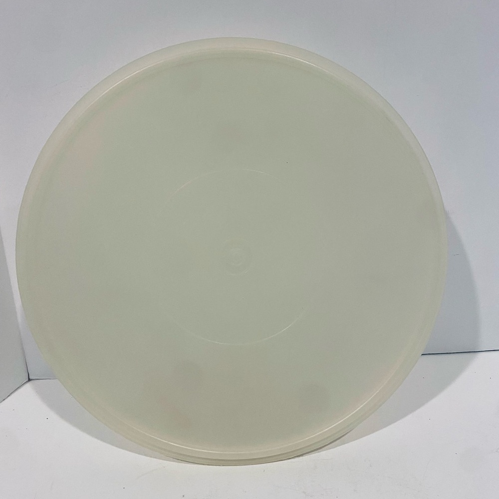 Vintage Tupperware 12 in Round Storage Container w/ Lid Leftovers Bakery Pantry